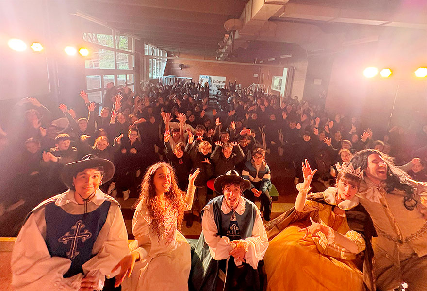 Primaria recibe la visita de la compañia teatral BAP- Colegio San Javier