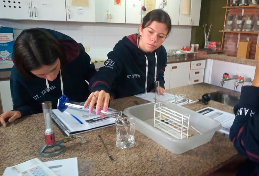 experiencia en el labo de ciencias  - Colegio San Javier